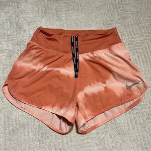 Running Dri-FIT Eclipse tie-dye shorts 3” Briefs lined in Orange Women’s Small